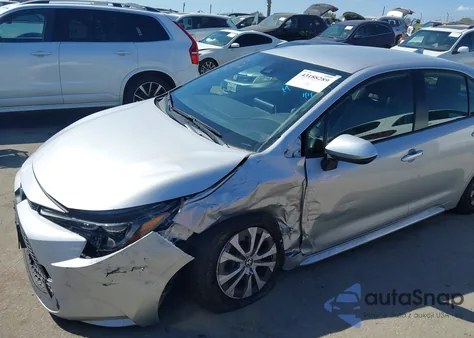 2022 Toyota Corolla Hybrid Le z USA, uszkodzony, nr VIN JTDEAMDE8NJ051697